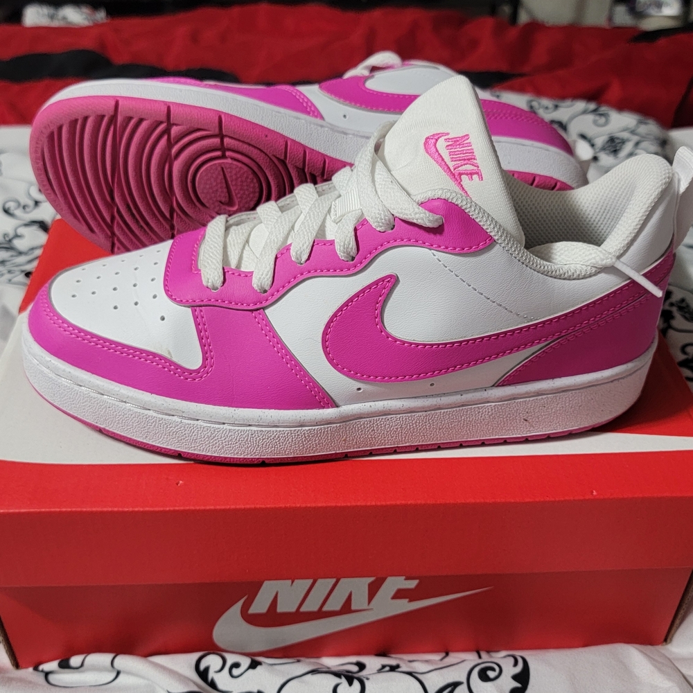 Nike Kids Sneakers in Pink and White